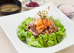 雲丹ローストビーフ丼