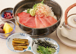 生まぐろ ひつまぶし膳